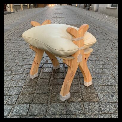 Koziołek dwurogowy biały